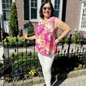 Escape by Habitat  Guava Sz.M NWT